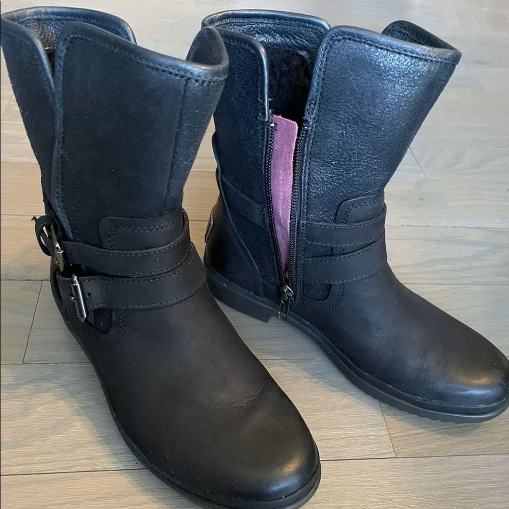 UGG SIMMENS BLACK WATERPROOF LEATHER SHEEPSKIN SHORT SNOW BOOTS SIZE US 6 WOMEN